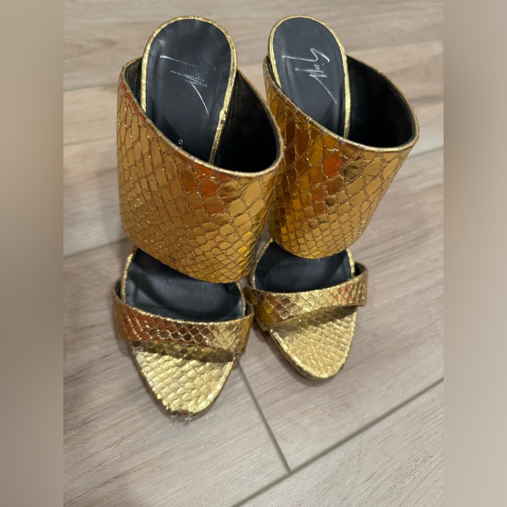 Giuseppe heels